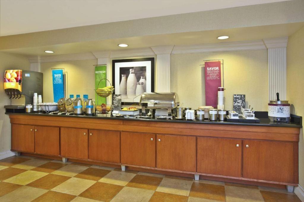 Hampton Inn Anderson Exteriör bild